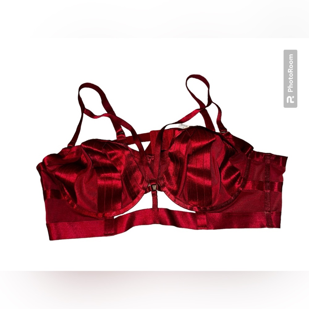 Torrid sexy strappy bra